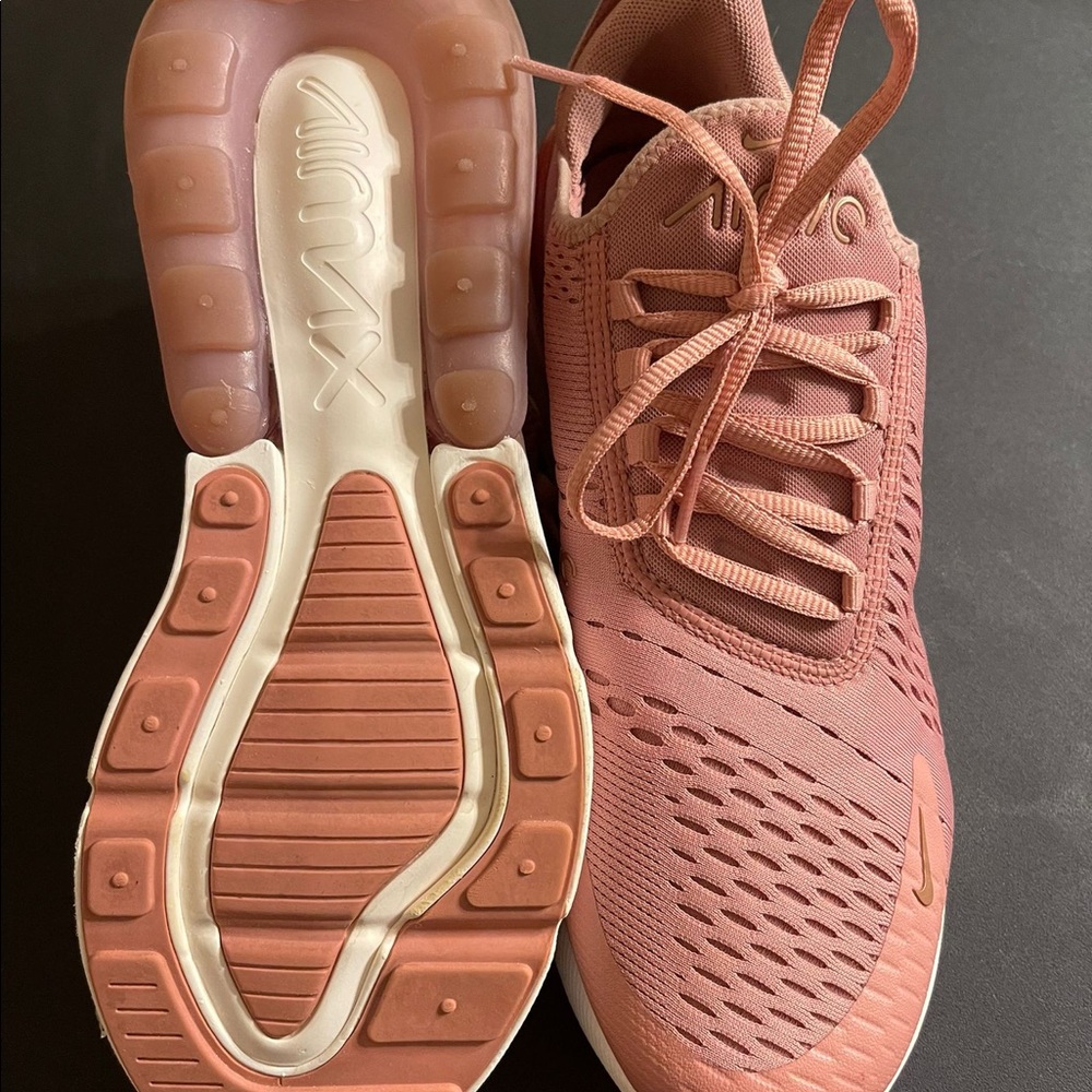Nike Air Max 270